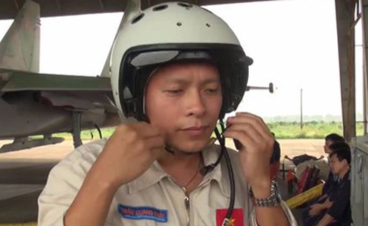 VIDEO: Thi thể phi công Su-30MK2 Trần Quang Khải đã về đến đất liền