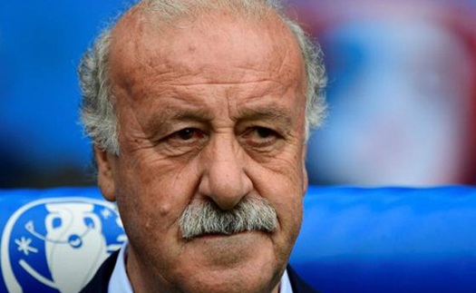 Del Bosque: 'Tôi nhắn tin cho cả đội Tây Ban Nha, trừ Iker Casillas'