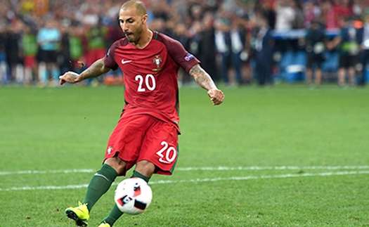 Bồ Đào Nha vào bán kết EURO: Quên Ronaldo đi, đã có Quaresma