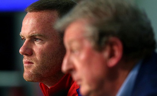 Rooney đã 'bật' Roy Hodgson về việc để Harry Kane đá phạt góc