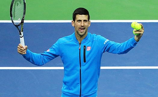 Kẻ thì bỏ cuộc, người bị loại sớm. Djokovic may đến thế là cùng!