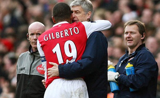 Gilberto Silva: 'Arsenal có thể yếu như Man United sau khi Wenger ra đi'