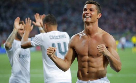 Cristiano Ronaldo ghi bàn bằng cú rabona tuyệt đẹp trên sân tập