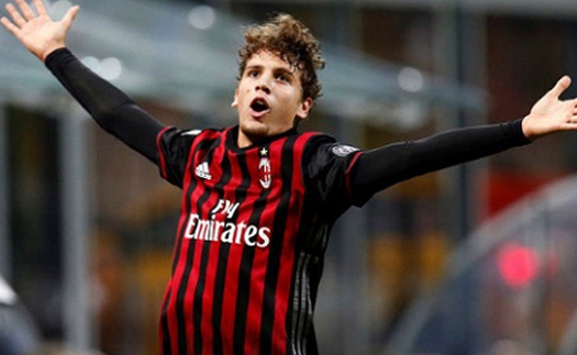 Manuel Locatelli tiến bộ thần tốc, là tương lai của Milan và Italy