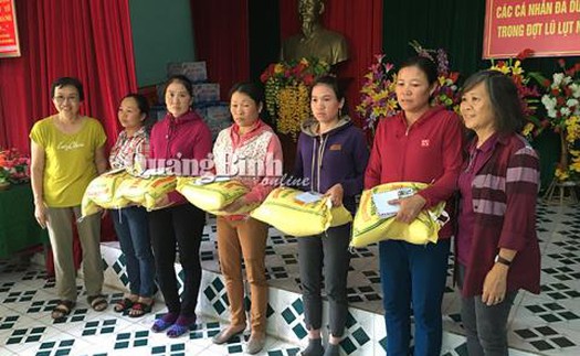 Gia đình Đại tướng Võ Nguyên Giáp cứu trợ vùng lũ quê nhà Quảng Bình
