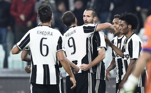 Juventus 4-1 Sampdoria: Chiellini lập cú đúp, Juve củng cố ngôi đầu