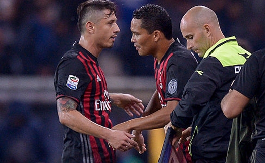 02h45 ngày 21/11, AC Milan - Inter: Bacca hay Lapadula đây, Montella?