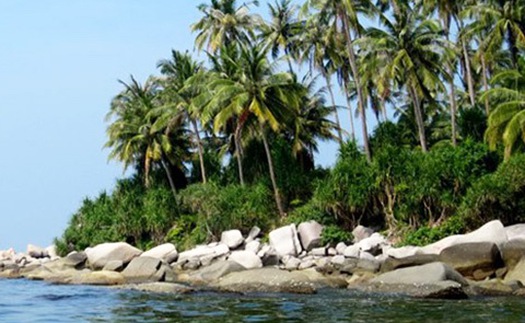 Thắng cảnh đẹp, môi trường trong lành, nhiều di tích, làng nghề... đảo Hòn Sơn sẽ 'cất cánh'