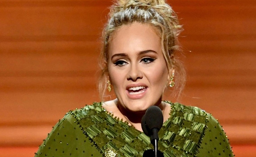 Grammy 2017: Adele lập 'hattrick', bật khóc trên sân khấu