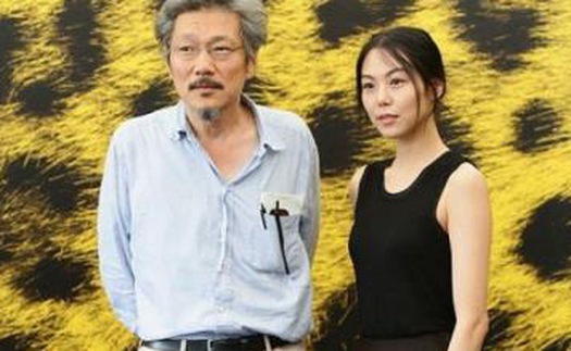 Đạo diễn Hong Sang Soo phủ nhận 'lén yêu' Kim Min Hee trong phim