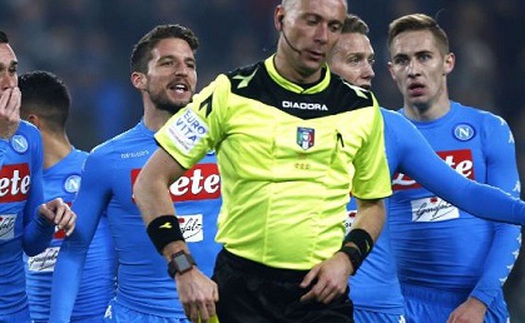 Napoli tố Juve được hưởng 2 quả penalty 'nhục nhã, làm hỏng bóng đá Italy'