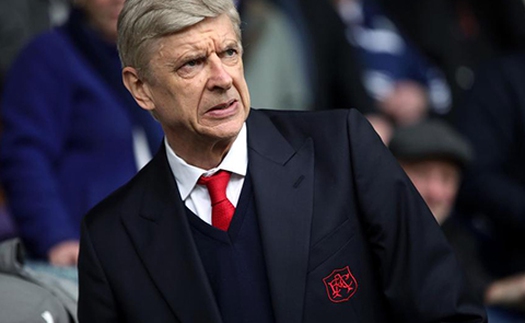 Trò cũ bảo vệ Wenger, chỉ trích CĐV Arsenal