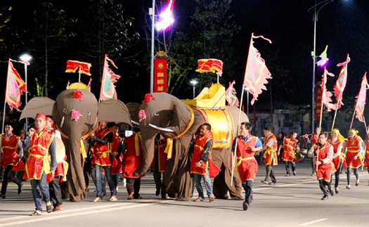 Giỗ Tổ Hùng Vương - Lễ hội Đền Hùng 2017: Sôi động Lễ hội dân gian đường phố