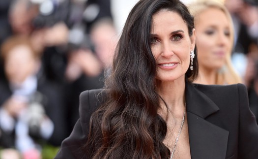 Demi Moore 60 tuổi và bí quyết giữ tuổi thanh xuân