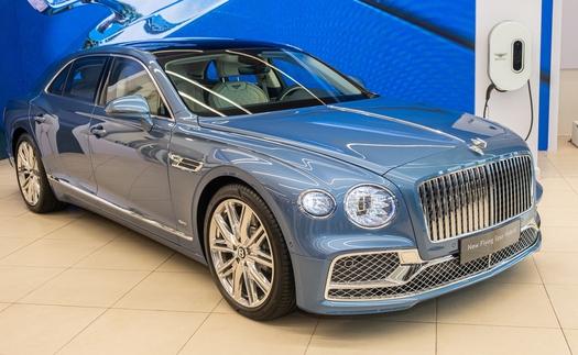 Ra mắt Bentley Flying Spur Hybrid: Giá từ 16,8 tỷ đồng, xe xanh siêu sang đầu tiên Việt Nam