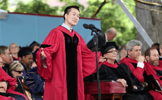 Cha mẹ làm nông không biết chữ dạy con đậu Harvard: Không học thêm, chỉ áp dụng 1 phương pháp đơn giản