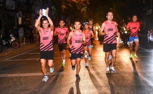 VnExpress Marathon Hanoi Midnight quay lại với gần 10.000 VĐV tham dự