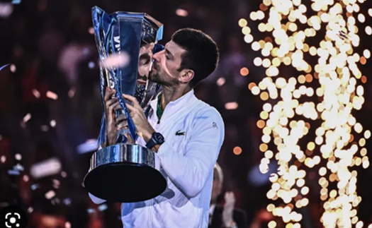 Djokovic vô địch ATP Finals: 35 tuổi vẫn ‘chạy’ tốt