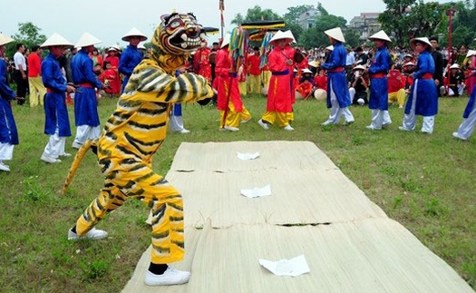 Chuyện chưa kể về Hát múa Ải Lao (kỳ 2): Người thầm lặng bảo vệ điệu múa, câu hát