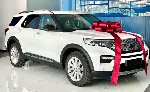 Ford Explorer bị cắt tính năng tại Việt Nam: Khách hàng đổ xô tìm bản cũ, giá giữ nguyên 2,399 tỷ đồng