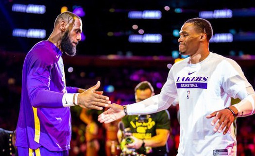 Khoảnh khắc chứng minh tình đồng đội giữa Russell Westbrook và LeBron James