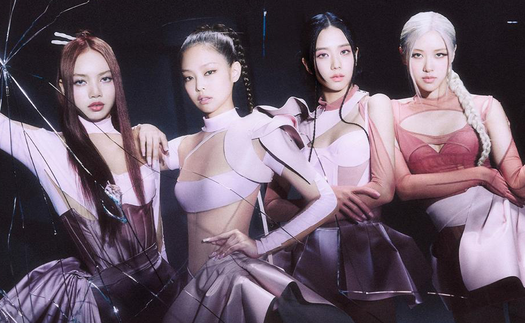 Dân tình bênh vực BLACKPINK trước loạt trang phục táo bạo gần đây