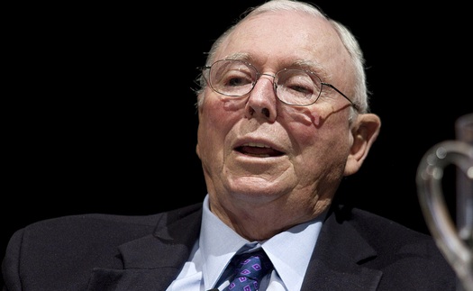 Nhà đầu tư đại tài Charlie Munger: Khi một người sắp giàu có, họ bộc lộ 3 dấu hiệu ‘khác thường’