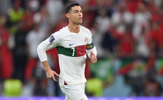 Ronaldo cân bằng kỷ lục thế giới ở trận gặp Ma rốc