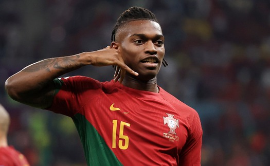 Milan khó giữ Rafael Leao