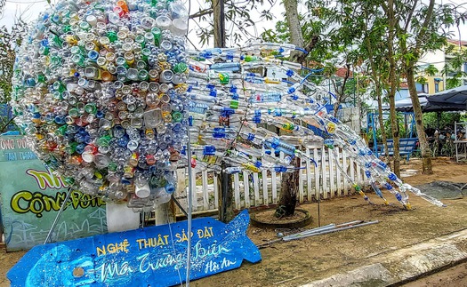 Festival nghệ thuật sắp đặt môi trường biển: Thông điệp ấn tượng từ rác thải