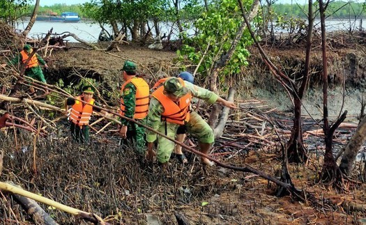 Khẩn trương tìm kiếm cán bộ Viện Khoa học thủy lợi Miền Nam đi làm nhiệm vụ bị rơi xuống biển