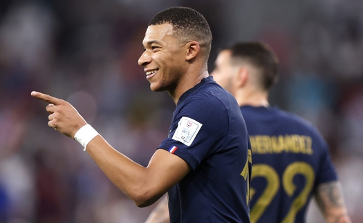 Fan dành ngàn lời 'có cánh' cho Mbappe sau cú đúp vào lưới Ba Lan