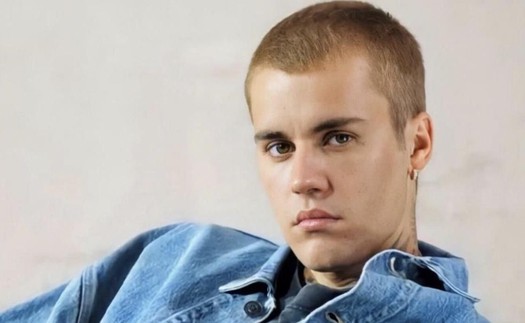 Justin Bieber ra mắt nhãn hiệu nước đóng chai phục vụ World Cup tại Qatar