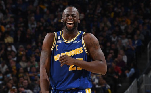 Sự thật về đường chuyền ma thuật "gây bão MXH" của Draymond Green