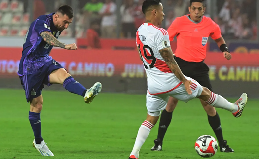 Messi tỏa sáng với cú đúp, Argentina thắng Peru 2-0