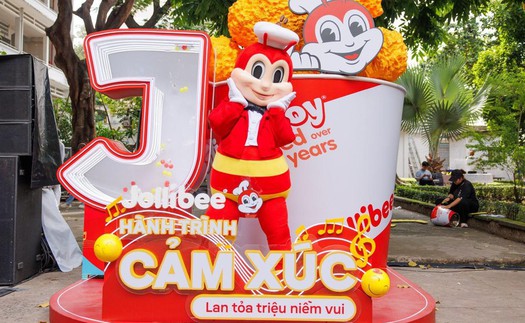 Hành trình cảm xúc: Jollibee có mặt ở 20 trường đại học mùa tựu trường