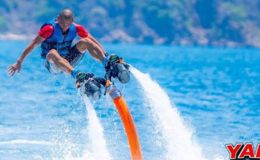 Ghé Nha Trang thử sức trò chơi mạo hiểm flyboard, trải nghiệm cảm giác bay trên mặt nước