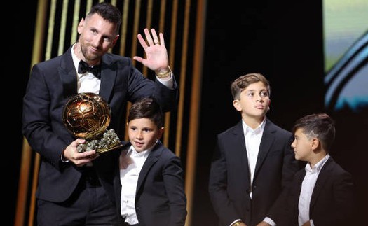 Vượt qua Haaland, Messi lần thứ 8 đoạt Quả bóng vàng