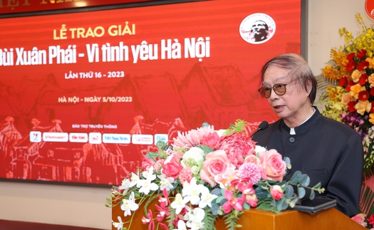 Trao giải Bùi Xuân Phái - Vì tình yêu Hà Nội: 'Khi trời Thu vẫn xanh mãi…' với  tình yêu Hà Nội