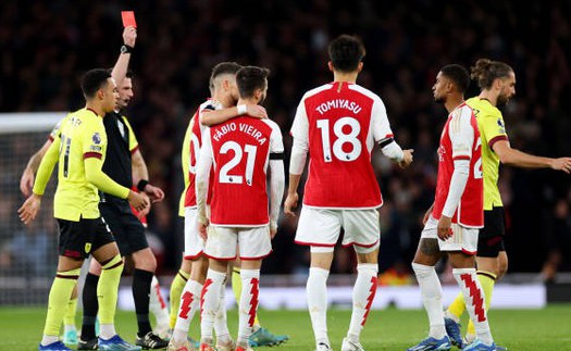 Vượt qua ‘biến cố’ ở cuối trận, Arsenal giành thắng lợi ấn tượng, khiến Man City gặp áp lực trước trận gặp Chelsea