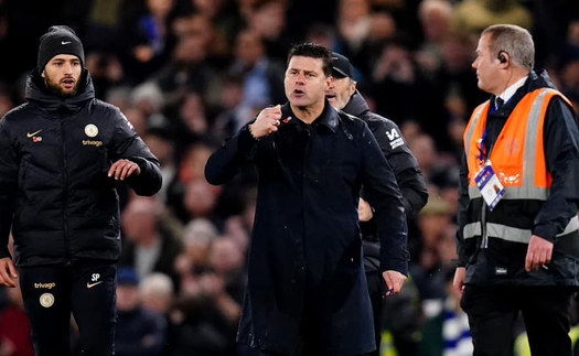 HLV Pochettino nổi cáu với tiếng còi của trọng tài Anthony Taylor, bỏ bắt tay HLV Pep Guardiola