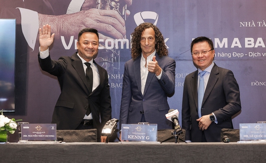 Kenny G thả tim chào khán giả trước đêm diễn