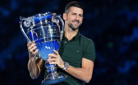 Vì sao Djokovic đập gãy 2 cây vợt cùng lúc ở trận ra quân tại ATP Finals?