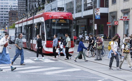 Canada cần tăng thêm người nhập cư để ổn định kinh tế