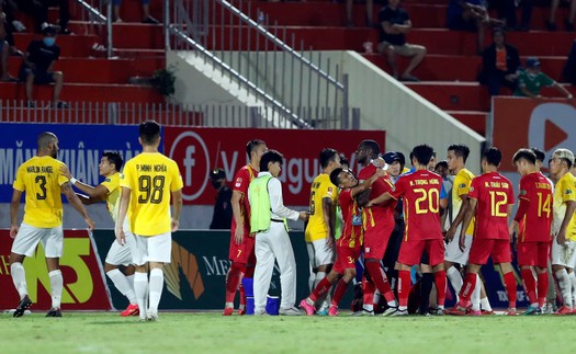 Án phạt nghiêm khắc để ngăn chặn những “cái đầu nóng” tại V League 2023/24