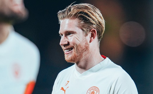 De Bruyne trở lại tập luyện, CĐV Man City hào hứng gọi tên huyền thoại sống