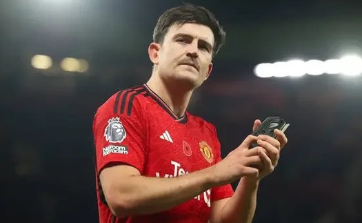 Thi đấu xuất thần, Harry Maguire ngay lập tức được tôn vinh tại giải Ngoại hạng Anh