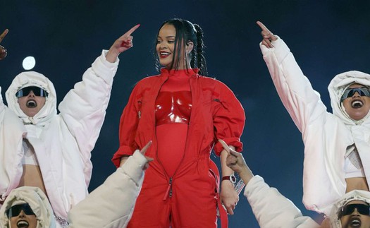 Thay vì bỏ ra 7 triệu USD, Rihanna có cách quảng bá thương hiệu tốn '0 đồng' tại Super Bowl