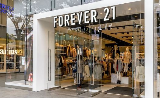 Ngã ở đâu đứng lên ở đó: Forever 21 thông báo trở lại, hứa không bán hàng kém chất lượng như xưa 