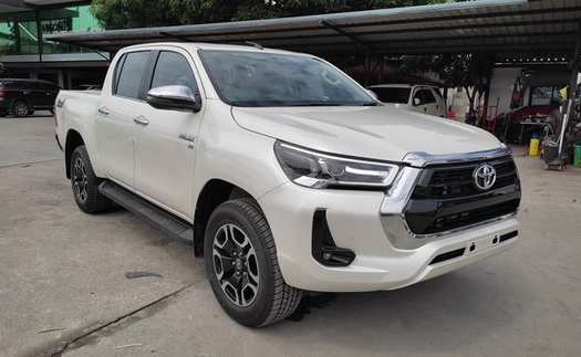 Lộ trang bị Toyota Hilux 2023 bản đầu tiên về Việt Nam: Thêm nâng cấp nhưng chưa đủ hot để làm khó Ranger